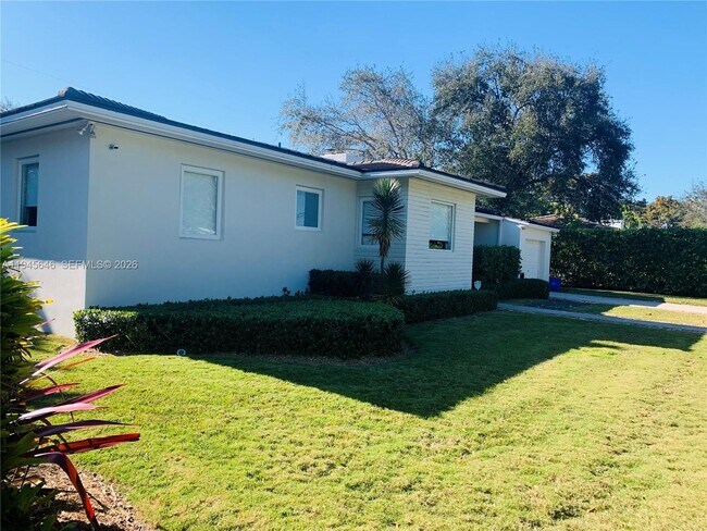 Building Photo - 1240 S Alhambra Cir