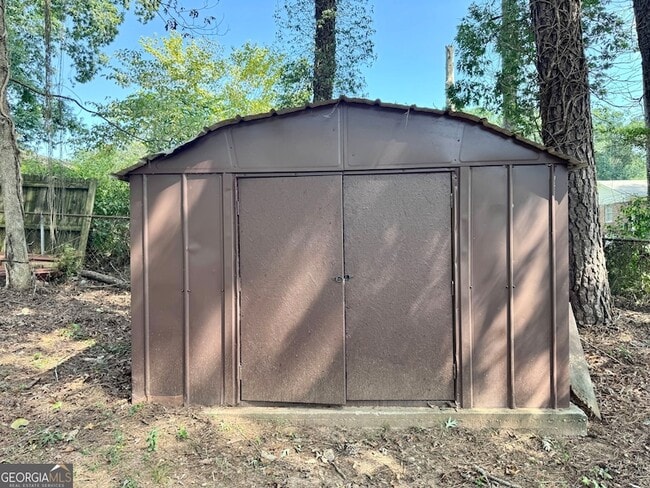 Building Photo - 430 Windsor Dr
