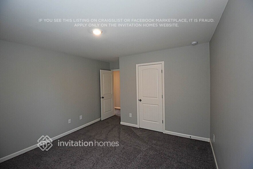 Building Photo - 26 Oakbrook Dr