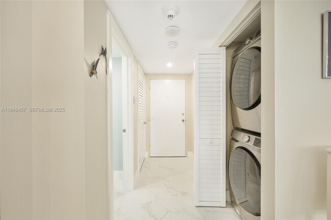 Building Photo - 2100 S Ocean Dr