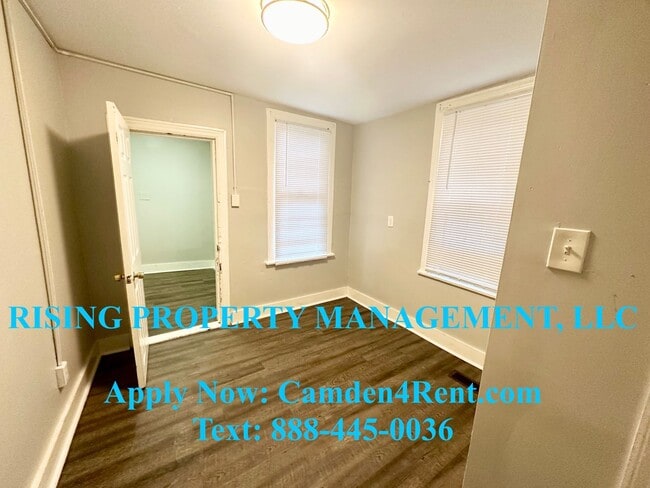 Building Photo - Renovated 4 Bedroom 2.5 Bathroom home in t...