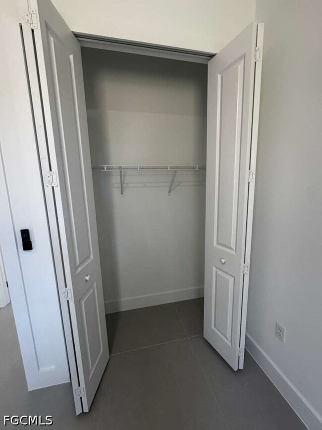 Building Photo - 1037 Barcelona St E