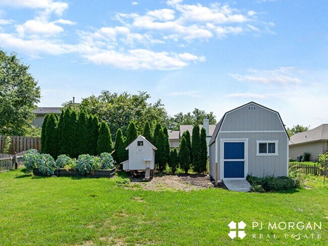 Building Photo - 16911 N Circle