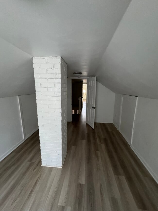 Building Photo - Strand