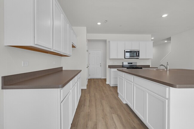 Building Photo - 5918 Hawkweed Dr