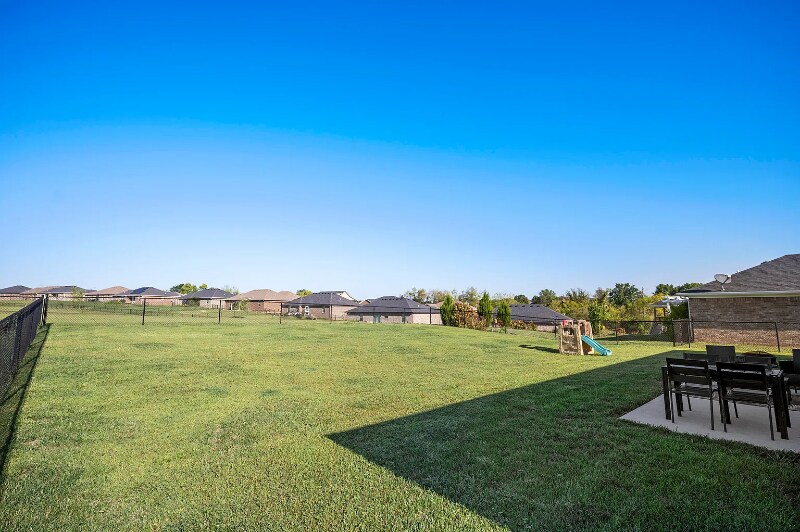 Building Photo - 547 Southern Cross Dr