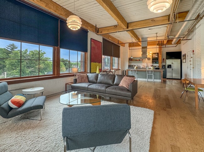 Building Photo - 110 Harvard St