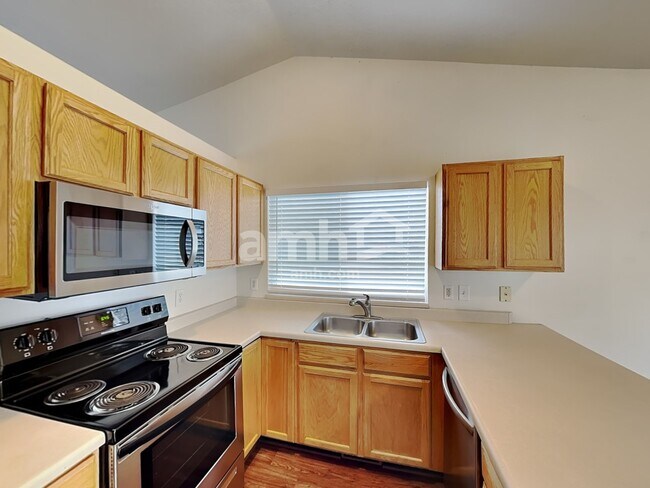 Building Photo - 6093 W Graceland Way