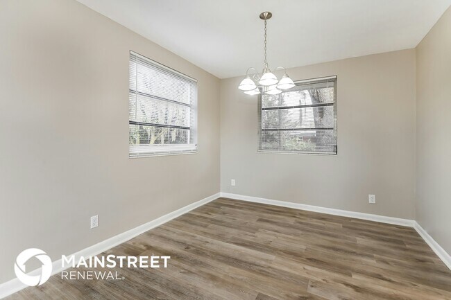 Building Photo - 5563 Primrose Ln