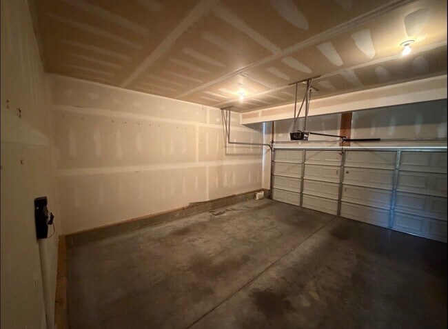 Building Photo - 13319 Castlewellan Dr