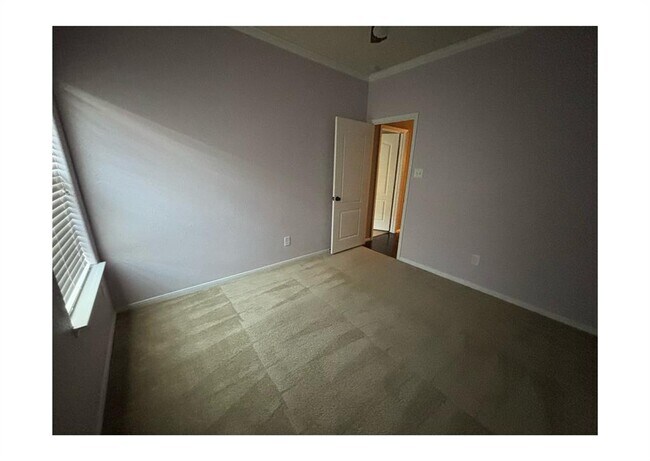 Building Photo - 15518 Huddleston Dr