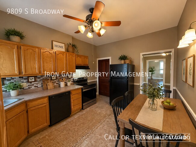 Building Photo - 9809 S Broadway