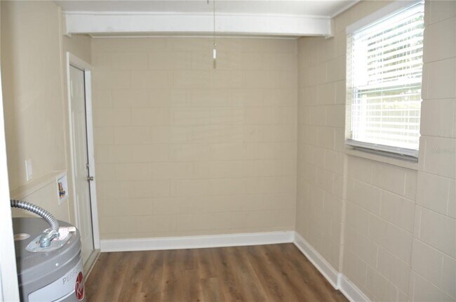 Building Photo - 1108 Flamingo Dr