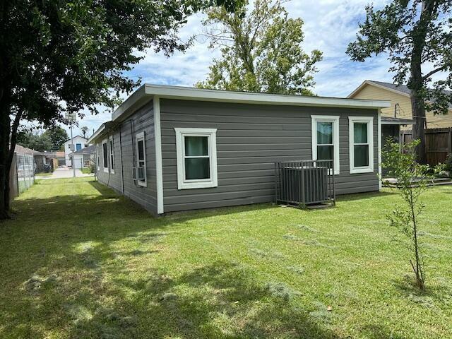 Building Photo - 3225 Kowis St