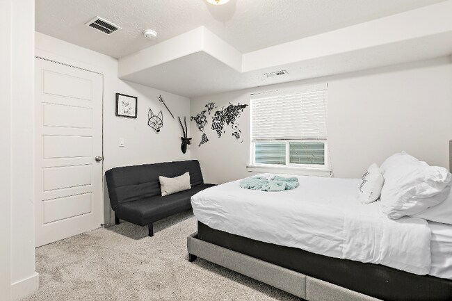 Building Photo - 9721 Fira Ln