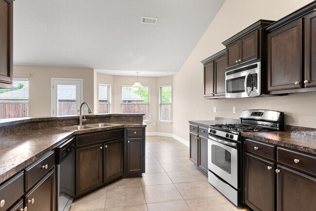 Building Photo - 4599 Belvedere Circle
