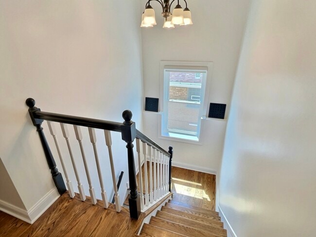 Building Photo - 4908 N Nagle Ave