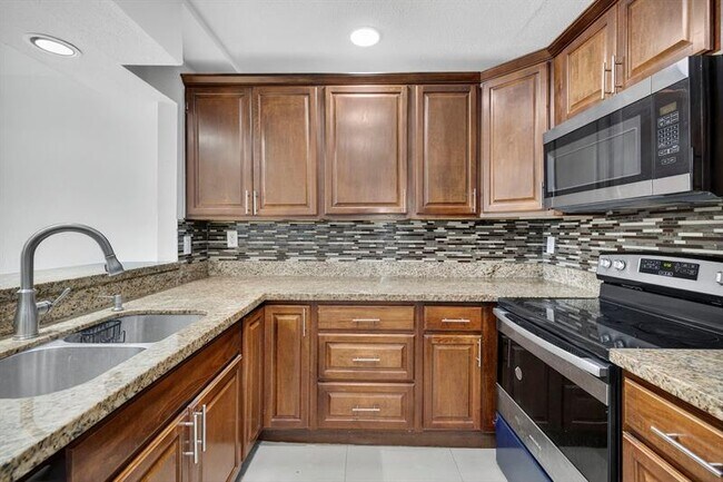 Building Photo - 7506 NW 75th St