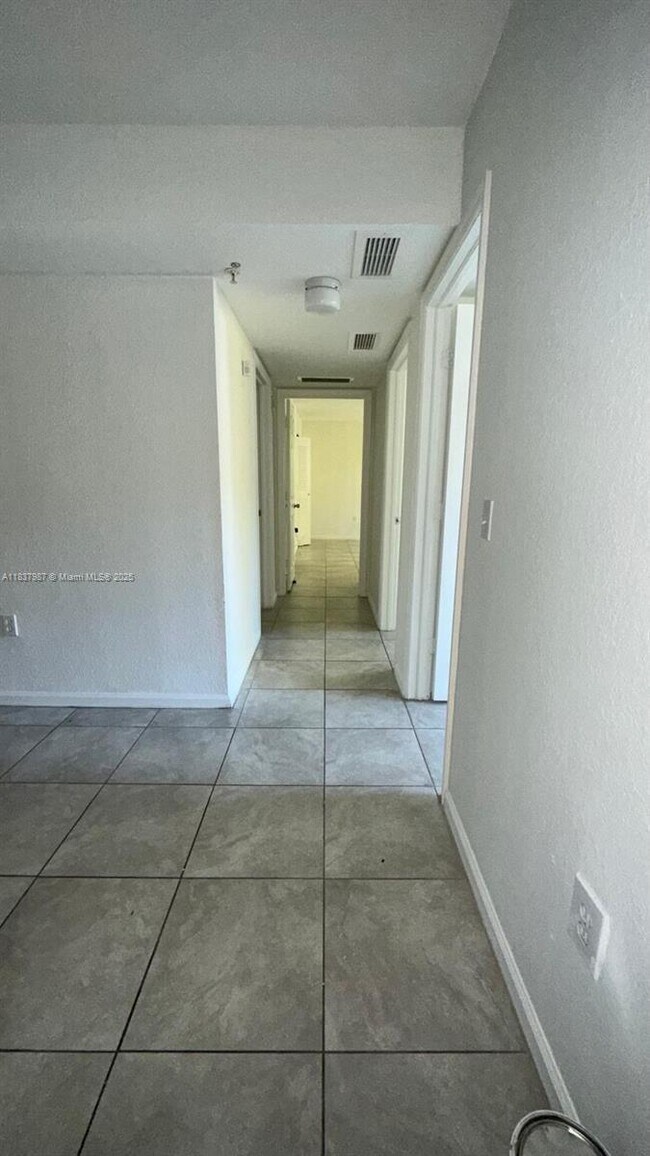 Building Photo - 15460 SW 284th St