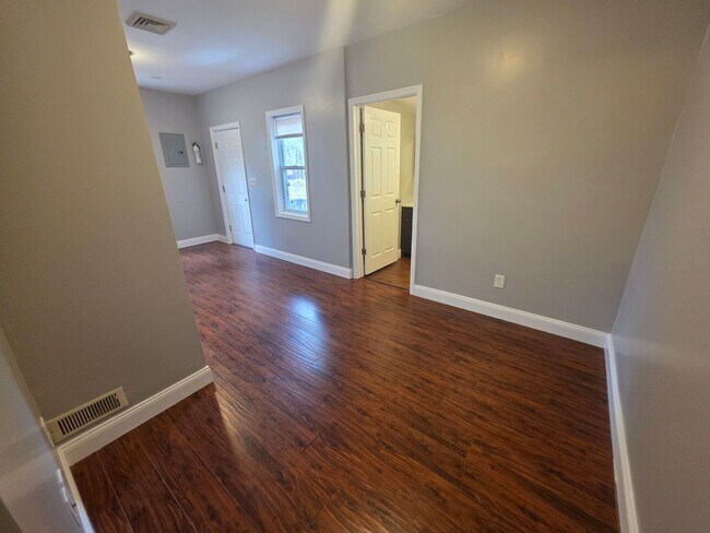 Building Photo - 1007 NY-52