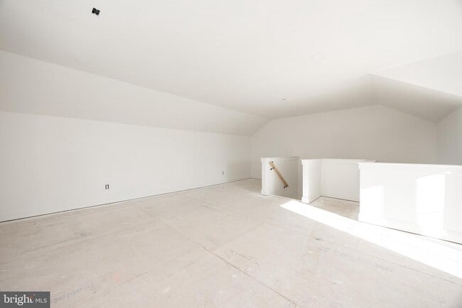 Building Photo - 453 E Franklin St