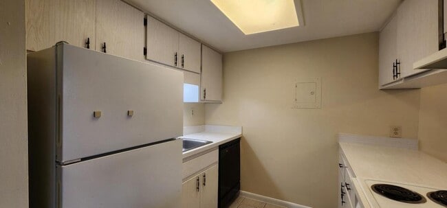 Building Photo - 234 Bristol Ct