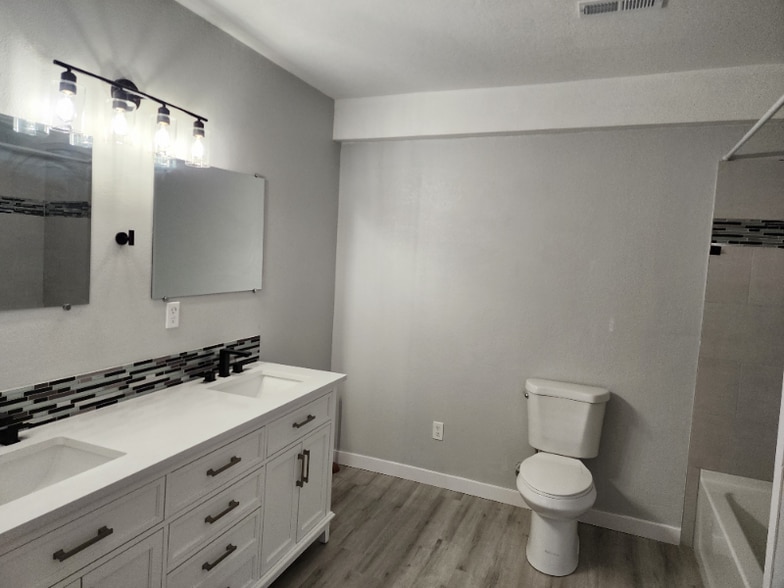 Building Photo - 109 N Kimball Ave