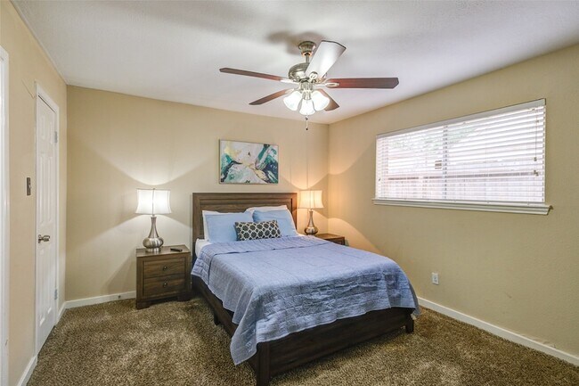 Building Photo - 6614 Winkleman Rd