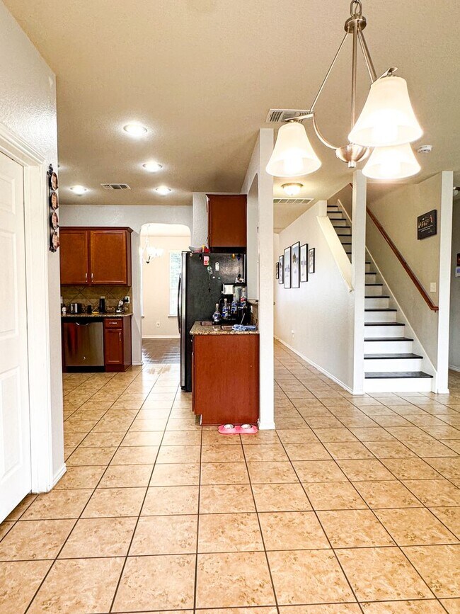 Building Photo - 9503 Adeel Dr