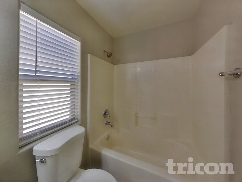 Building Photo - 5292 Tipper Ave
