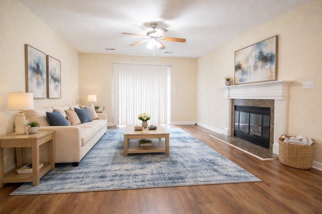 Building Photo - 3 Bedroom 2 Bathroom - Pets Allowed!