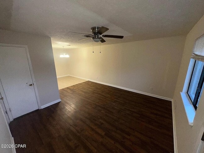 Building Photo - 3910 Venetian Cir