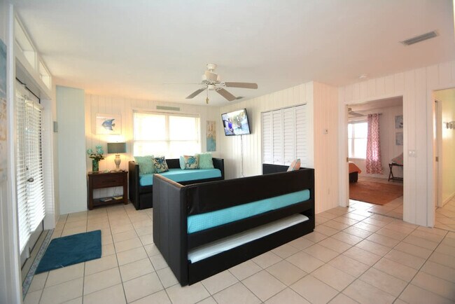 Building Photo - 62 Moody Dr