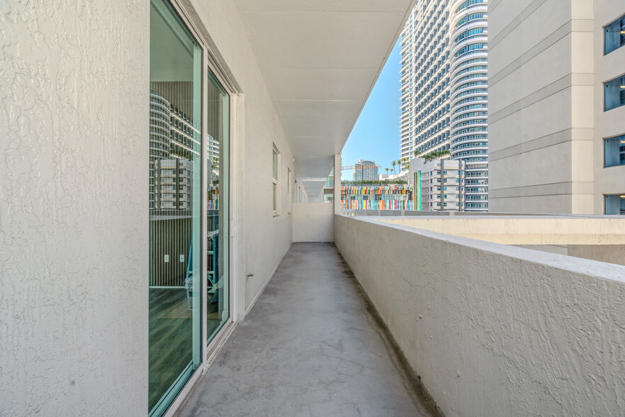 Building Photo - 1250 S Miami Ave