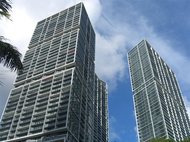 Building Photo - 475 Brickell Ave