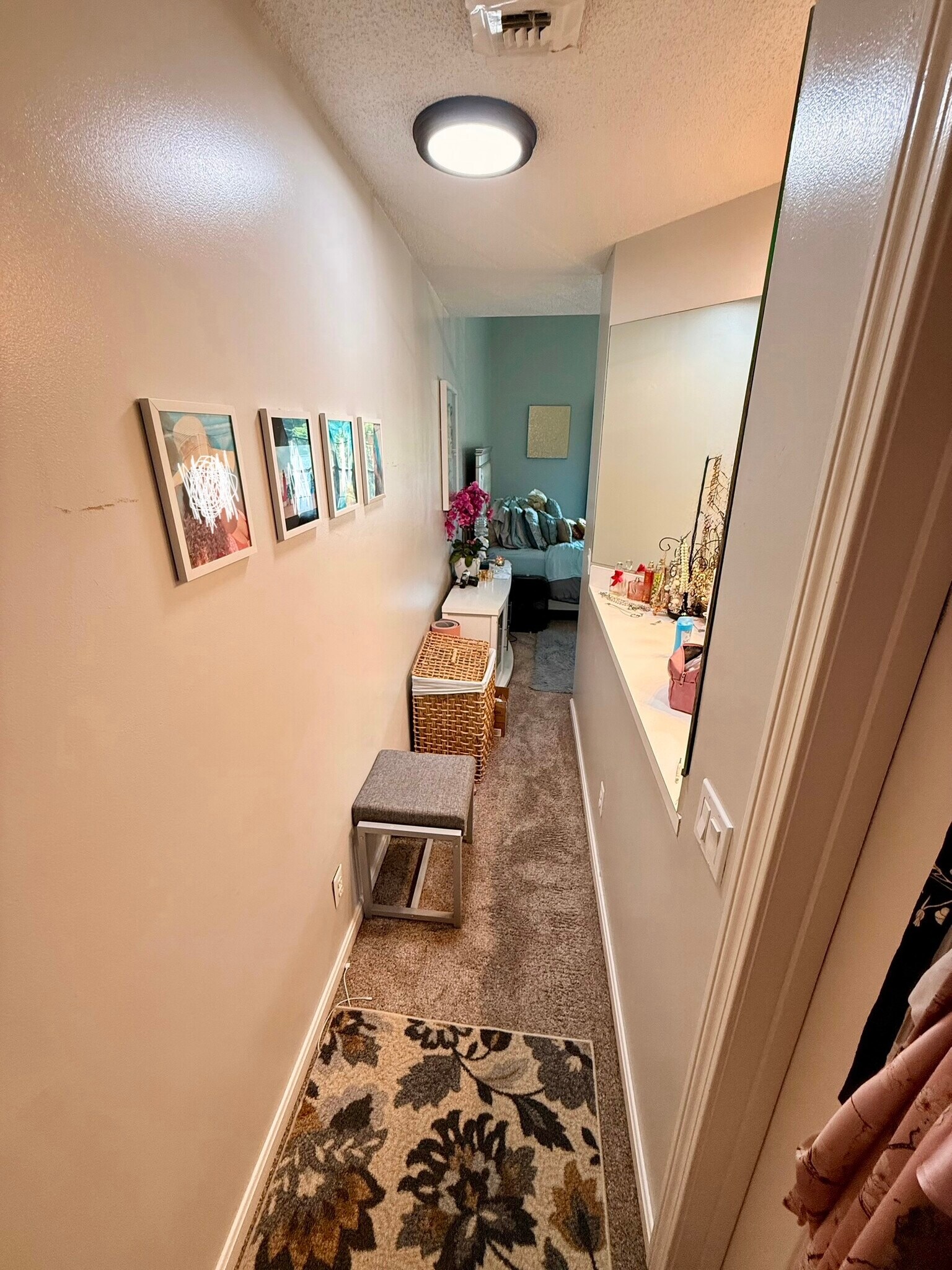 Vanity area - 11 Devon Club Ln