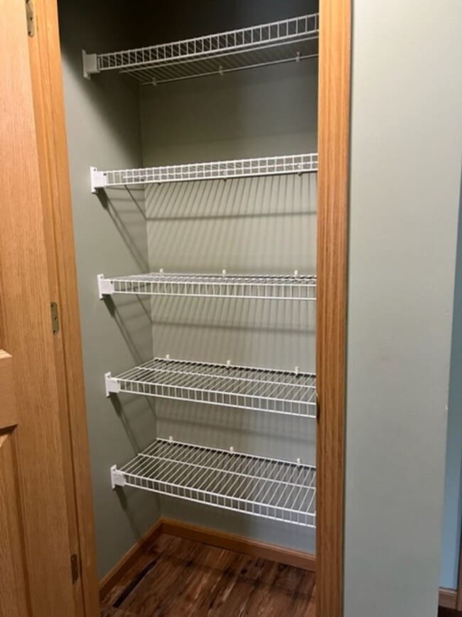 Building Photo - Charming 3-Bedroom, 1.5-Bathroom Townhouse for Rent in Valparaiso, Indiana