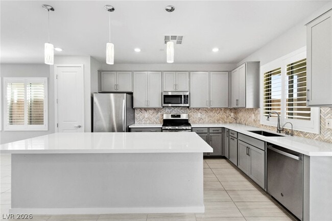 Building Photo - 12089 Arrebol Ave