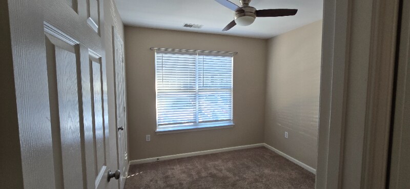 Building Photo - 547 Farmborough Ct