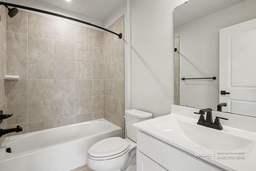 Building Photo - 6118 Northwest Dr