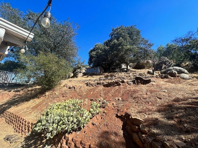 Building Photo - Stunning 3BR/3BA + Loft Home | 1,920 SqFt ...