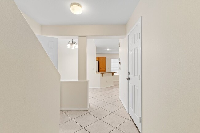 Building Photo - 7268 Vinca Rd