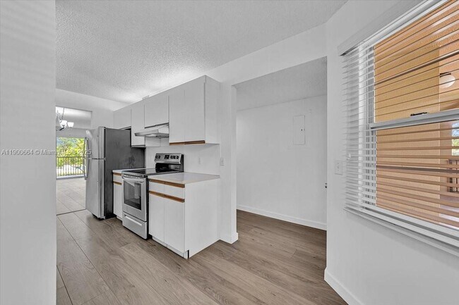 Building Photo - 12501 SW 14th St