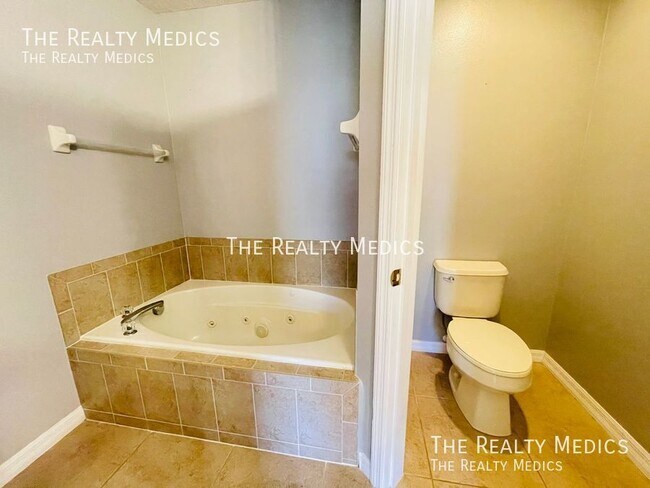 Building Photo - 5110 Fiorella Ln