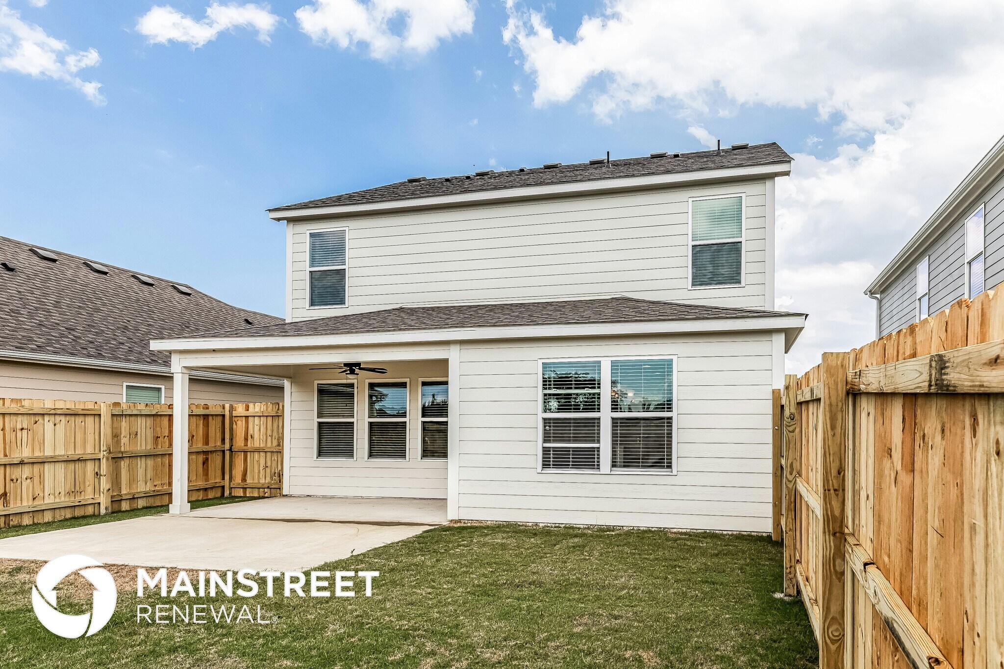 Building Photo - 940 Hawthorn Ln