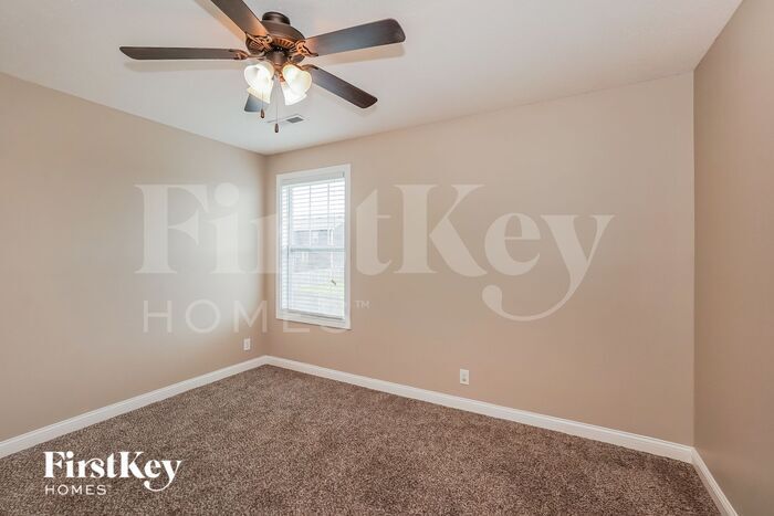 Building Photo - 3765 Windhaven Dr