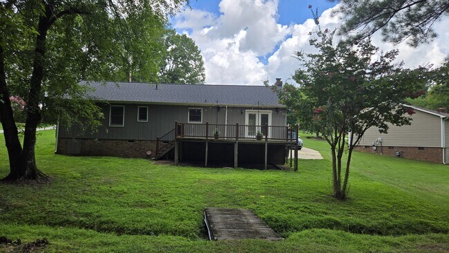 Building Photo - 474 Robin Ln