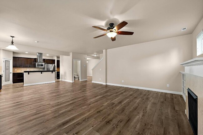 Building Photo - 15592 Chad Dr SE