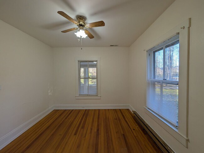 Building Photo - Chester Hill Cottage