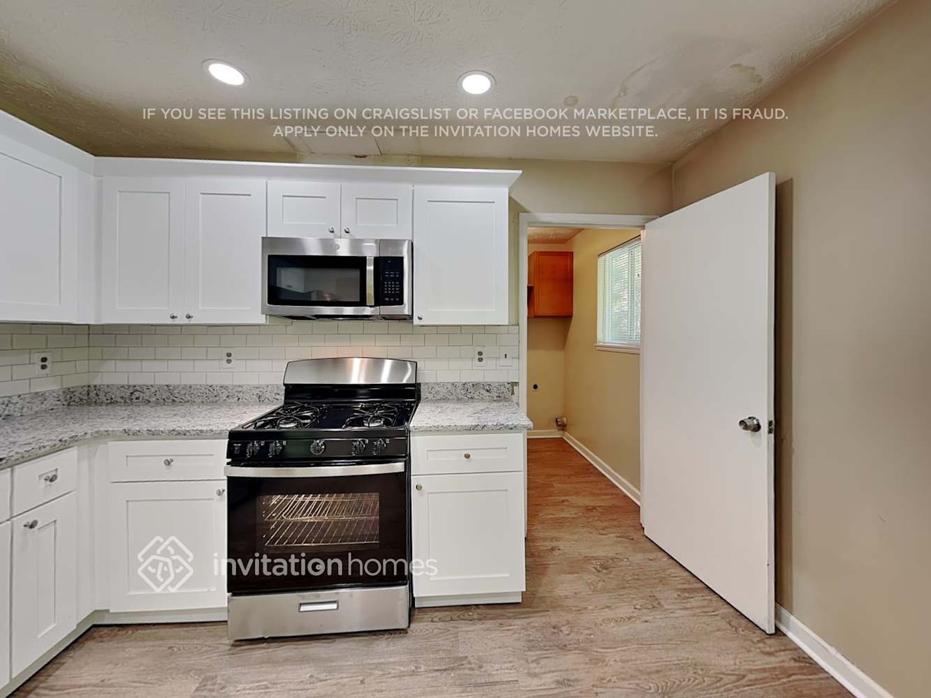 Building Photo - 2463 Mistletoe Ln SW